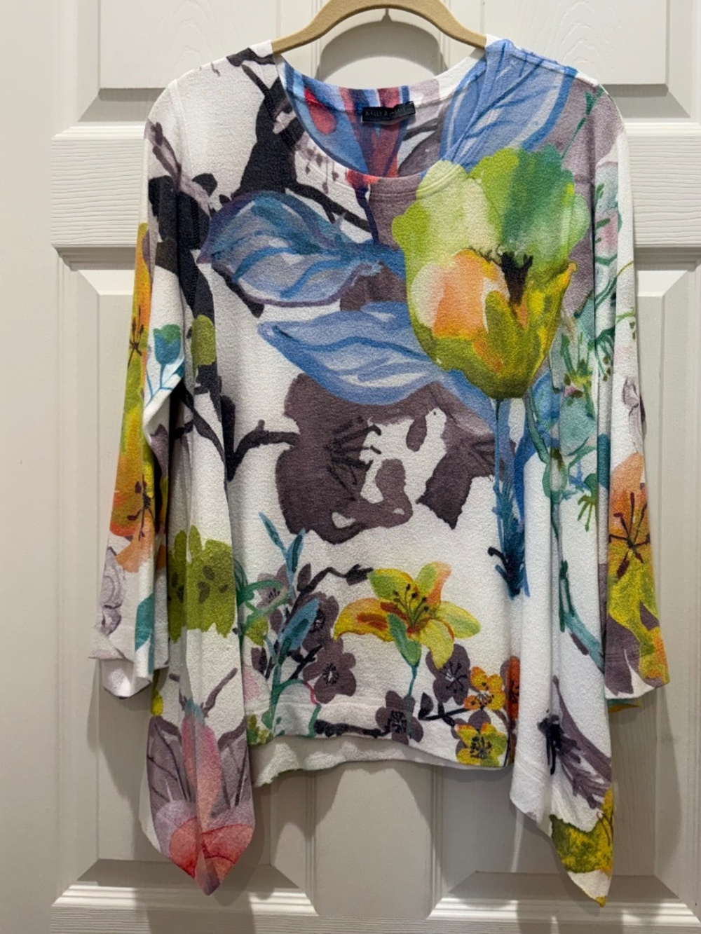 Nally & Millie Floral Sweater, Size S/M